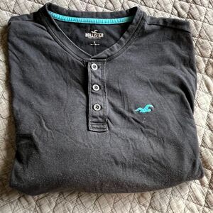 Hollister-co Men's Black and Navy Shirt